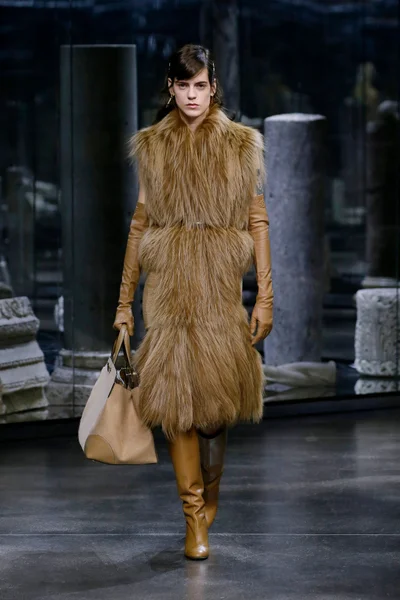 Look 5